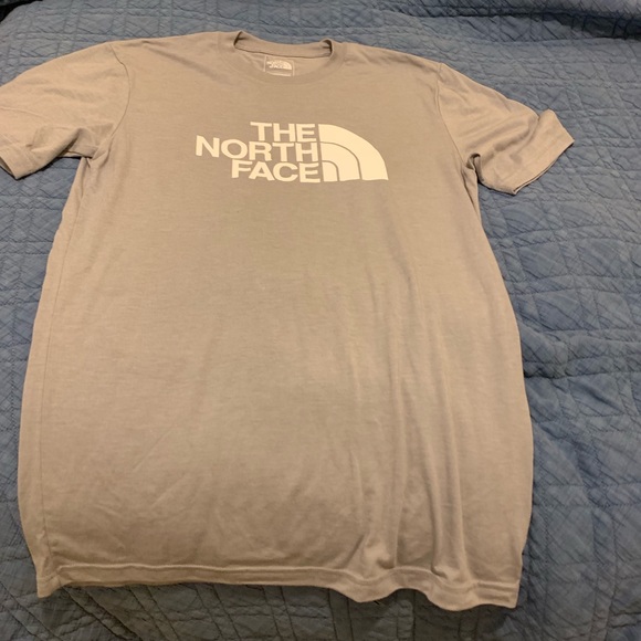 2 brand new north face t shirts - Picture 3 of 4